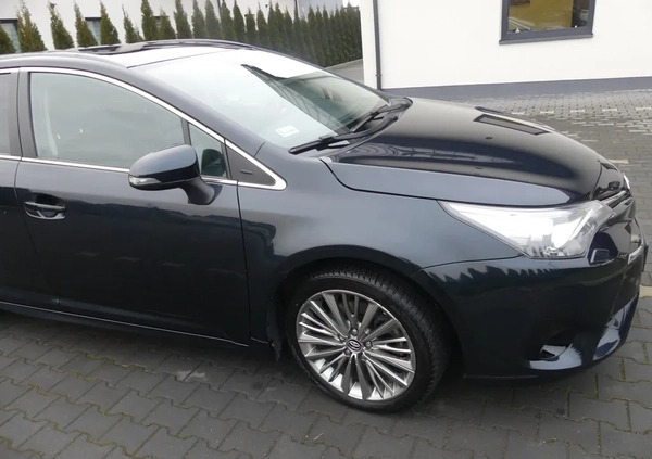 Toyota Avensis cena 64000 przebieg: 110000, rok produkcji 2016 z Bobowa małe 121